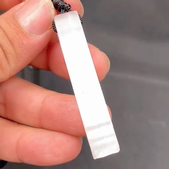 Simple Selenite necklace - Picture 8 of 8